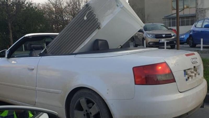 FOTO: Imagini VIRALE în Timișoara! Un frigider, transportat cu mașina decapotabilă! Reacția internauților