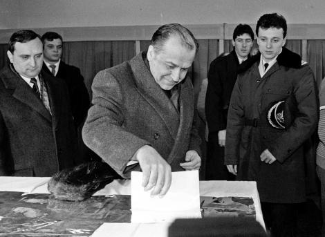 Ce s-a petrecut la celelalte alegeri prezidențiale? Ion Iliescu, 85% dintre voturi în ”Duminica Orbului”