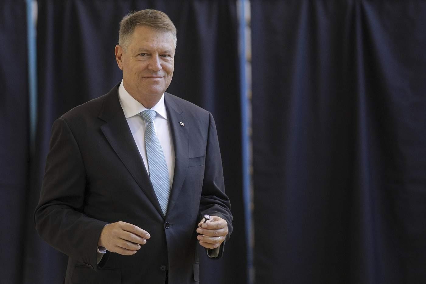 Rugăminte neașteptată pentru Klaus Iohannis, la secția de votare! Ce i-a cerut un susținător