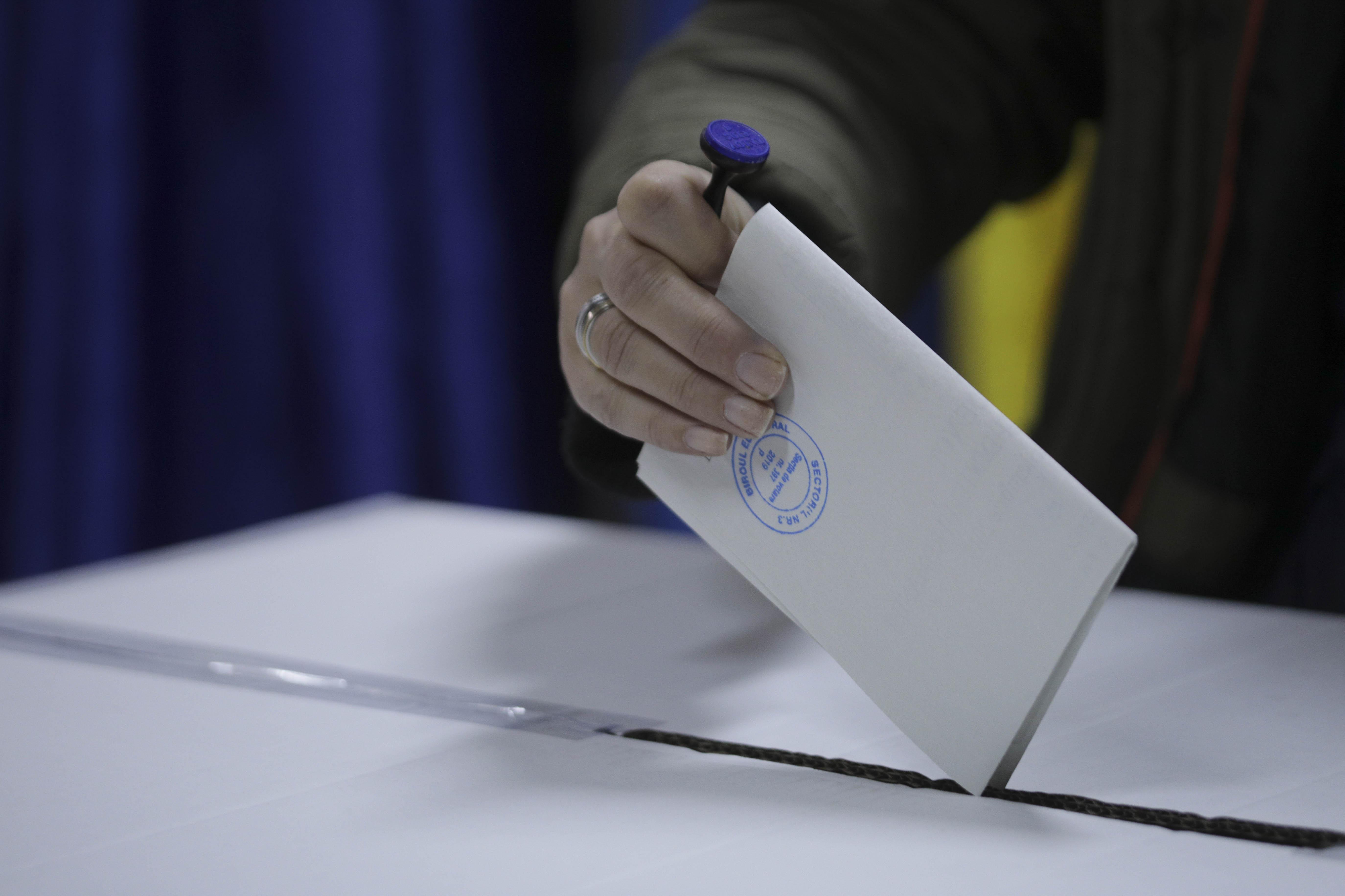 Incidente la secțiile de votare, &icirc;n Rom&acirc;nia: mai multor presoane li s-a făcut rău