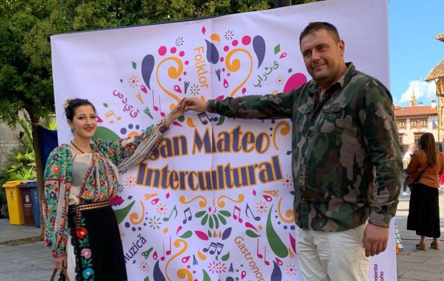 Cine este femeia care a c&acirc;ntat "Acasă-i Rom&acirc;nia" &icirc;ntr-o secție de vot din Spania. Larisa Cotorogea a emoționat peste două milioane de rom&acirc;ni