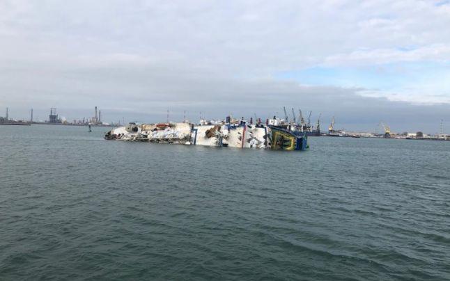 VIDEO/ Nava care s-a scufundat &icirc;n mare a plecat cu probleme din Portul Midia. Doar 34 de oi din 14.000 au putut fi salvate.  &bdquo;Era o navă brici&rdquo;