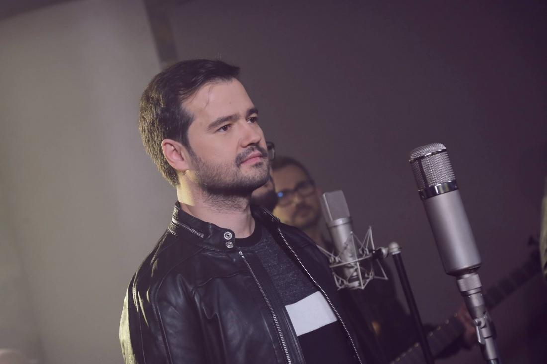 Laurențiu Duță, solistul de la 3 Sud Est, schimbă legea după ce a fost la un pas de moarte. Ce obligații au cei care v&acirc;nd tac&acirc;muri de unică folosință