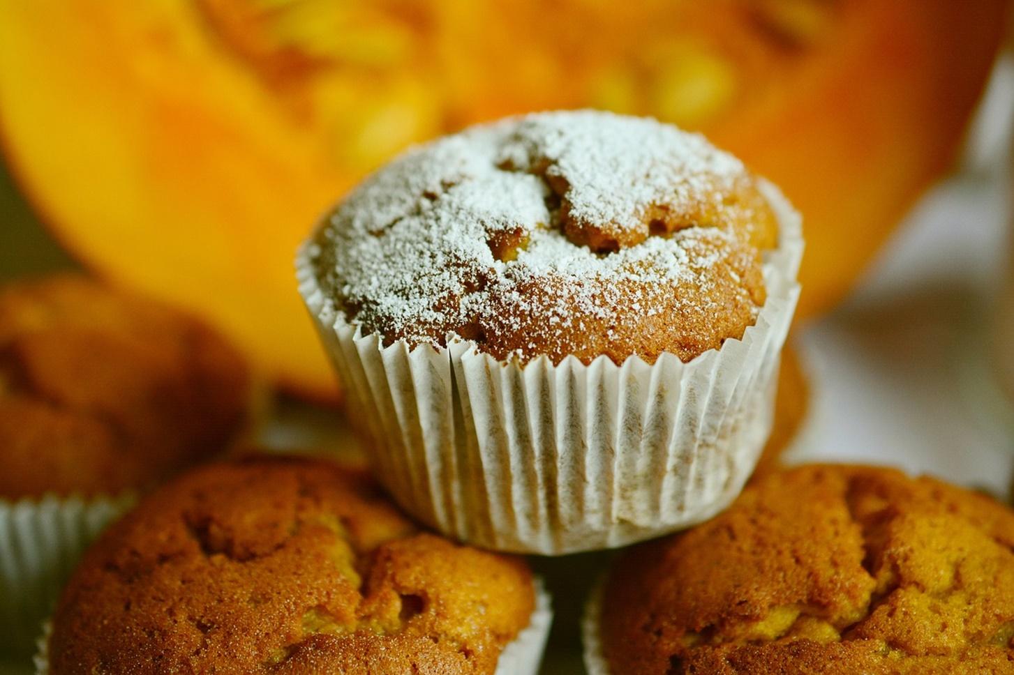 Rețetă de post. Muffins cu dovleac copt. Culoare și savoare într-un desert de post, simplu și ușor de preparat