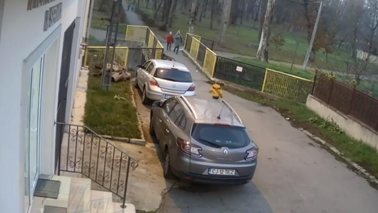 Un bărbat a decedat după ce a căzut pe stradă. Ambulanța a sosit mult prea t&acirc;rziu, după 50 de minute. &bdquo;Omul acesta putea fi salvat&rdquo;