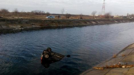 Update: Tragedie! O maşină a căzut în Dunăre și șoferul a dispărut în larg.