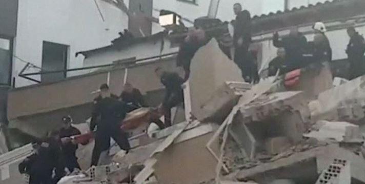 Cel puţin 49 de morţi, inclusiv familii &icirc;ntregi, &icirc;n cutremurul din Albania, soldat cu mii de deplasaţi