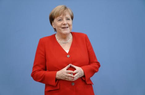 Angela Merkel vizitează pentru prima oară, la 6 decembrie, lagărul de concentrare şi exterminare de la Auschwitz