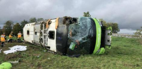 Accident grav în Franta! Un autocar s-a răsturnat: Sunt 33 de victime, printre care și români. Foto