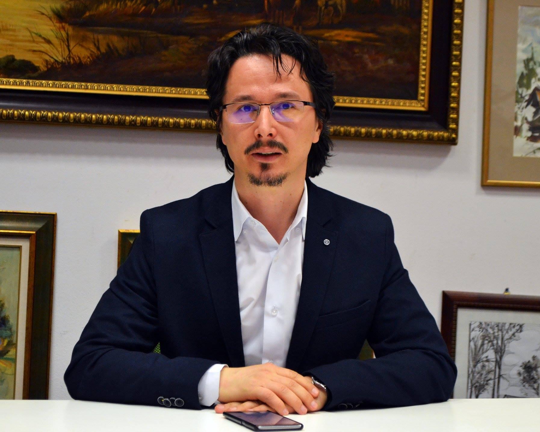 Cristi Danileț a anunțat că toți cei șapte violatori din Vaslui sunt liberi &bdquo;grație recursului compensatoriu&rdquo;. Primiseră &icirc;ntre 6 și 10 ani!