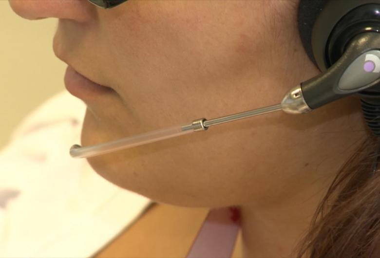 5.500 amendă pentru o femeie din Alba care a sunat la 112 și a mințit că e sechestrată. A vrut să se răzbune pe iubitul care o &icirc;nșelase