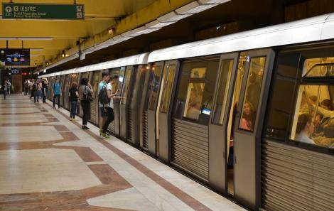 Incident la metrou în Bucureşti! Un tren s-a blocat între staţii