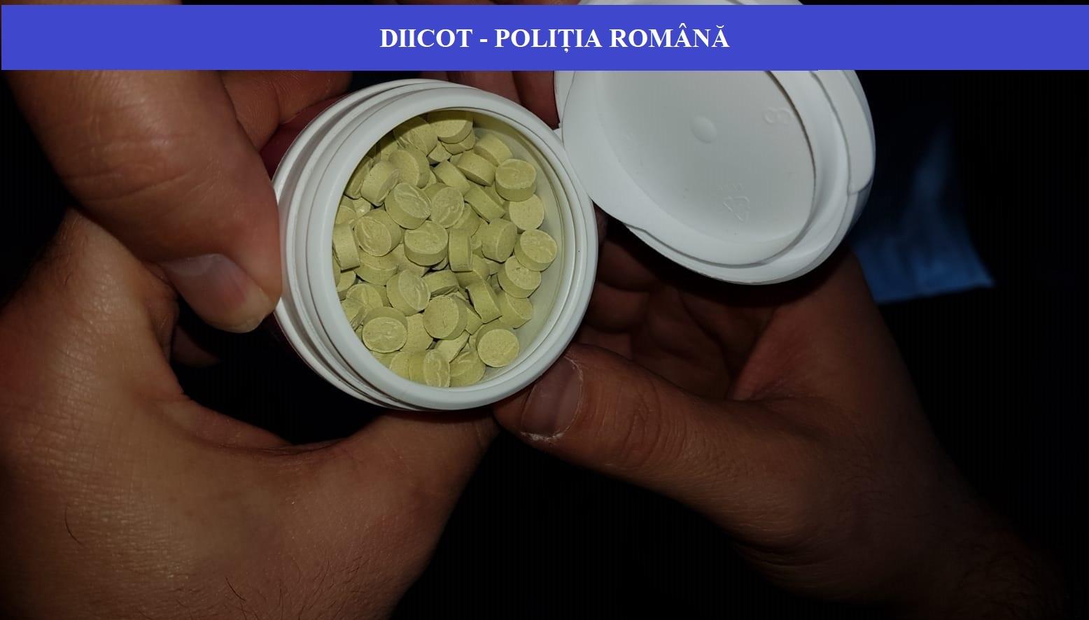 Timişoara: Cinci persoane, reţinute pentru trafic de droguri de risc şi mare risc, &icirc;n urma unor percheziţii