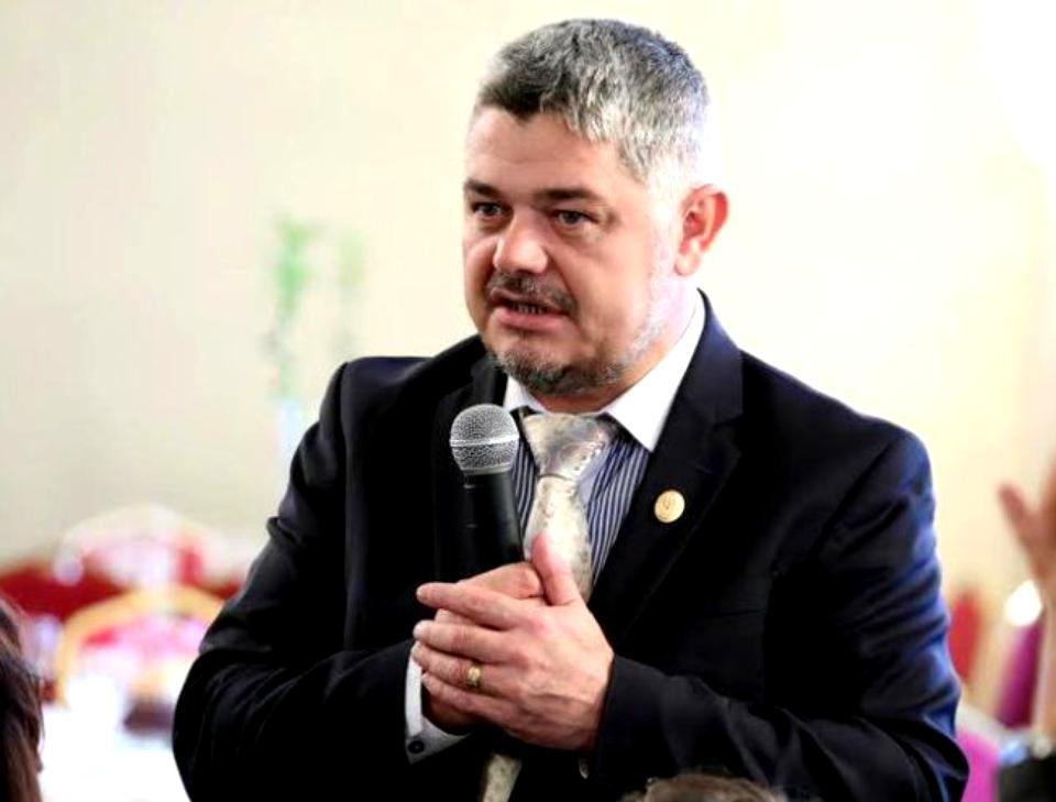 Ninel Peia, candidatul la prezidențiale dat dispărut, a fost găsit la mănăstire!