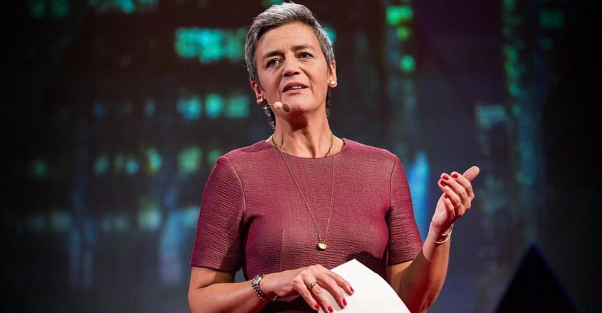 Comisarul pentru Concurenţă al UE laudă Twitter pentru interzicerea publicităţii politice şi critică Facebook, care continuă să o permită