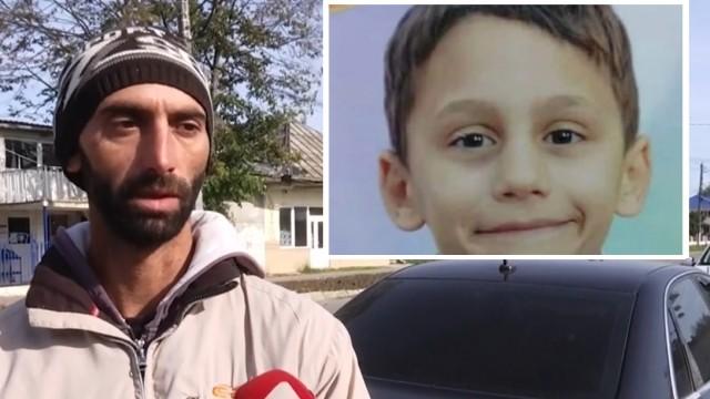 Acuzații cumplite! Ce ar fi făcut tatăl lui Iulian &icirc;n timp ce &icirc;ntreg satul &icirc;l căuta cu disperare pe copil: &bdquo;Omul ăsta ar fi trebuit să rupă păm&acirc;ntul! Cum a putut...&rdquo;