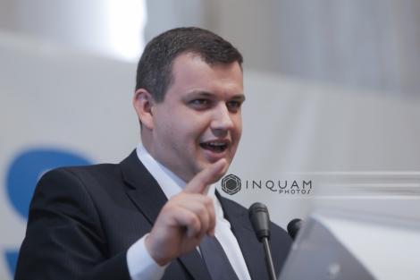 Liderul PMP Eugen Tomac a votat la o secţie din Chişinău pentru alegerea preşedintelui României