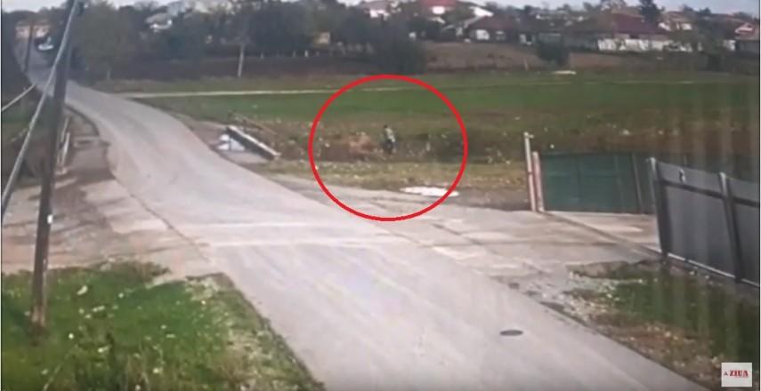 Ultimele imagini cu Iulian Bițică, băiatul dinspărut din Pecineaga. Copilul a fost găsit, azi, mort! VIDEO