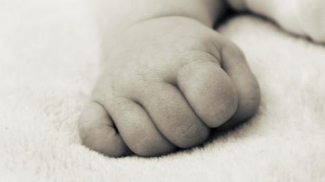 Tragedie imensă la un spital din Târgu Jiu! Un bebeluș a murit la doar zece ore de la naștere!