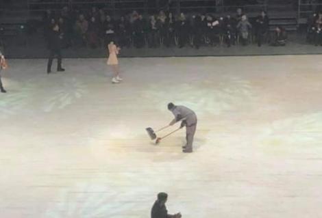 Eșec la Cluj, la show-ul la Kings on Ice. Plușenko a căzut pe gheaţă: "Din patinoar a țâșnit apă. Erau bălți și tuburi lipite. N-am văzut așa ceva în viața mea"