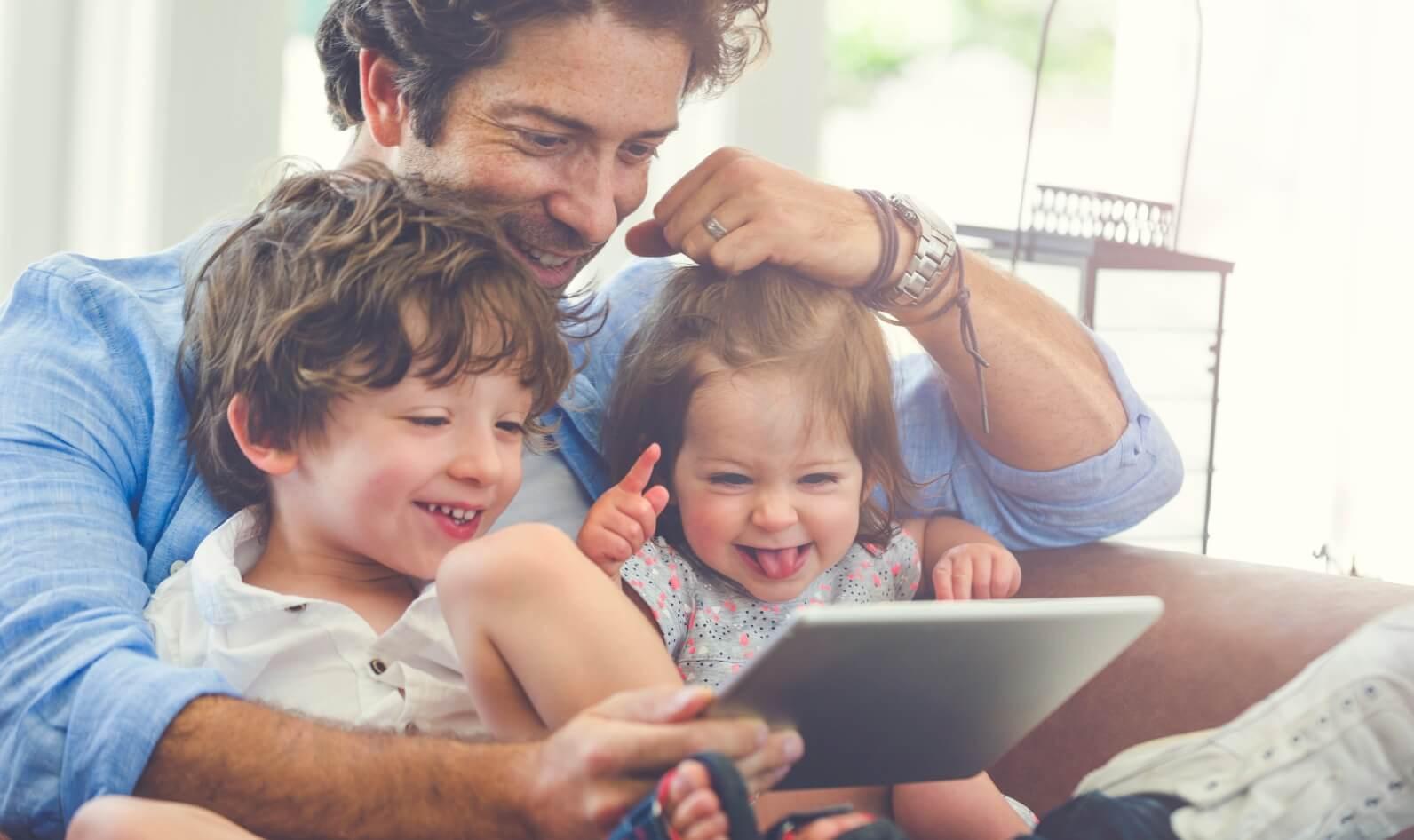 Veste uriașă pentru părinții din Rom&acirc;nia! Vor putea beneficia de mai multe zile libere! Care sunt condițiile