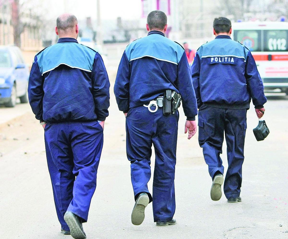 Ce se discută pe grupul intern de WhatsApp al Sindicatului Polițiștilor:&nbsp;"O să ram&acirc;nem o m&acirc;nă de oameni. Nea Mitică, serios? E groasă!"