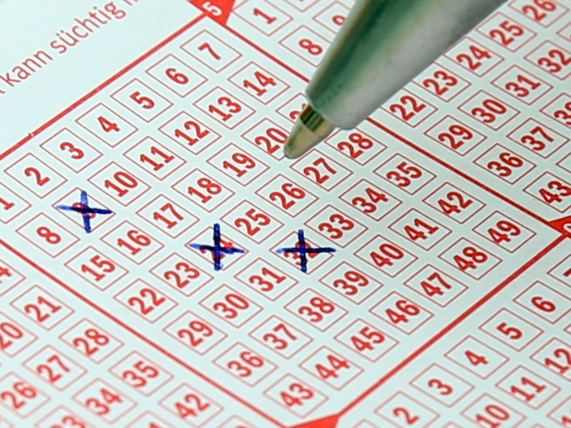 Loto 6/49 azi. Rezultate 12 decembrie 2019. Loteria Rom&acirc;nă a anunțat premii de peste 4.30 milioane de euro