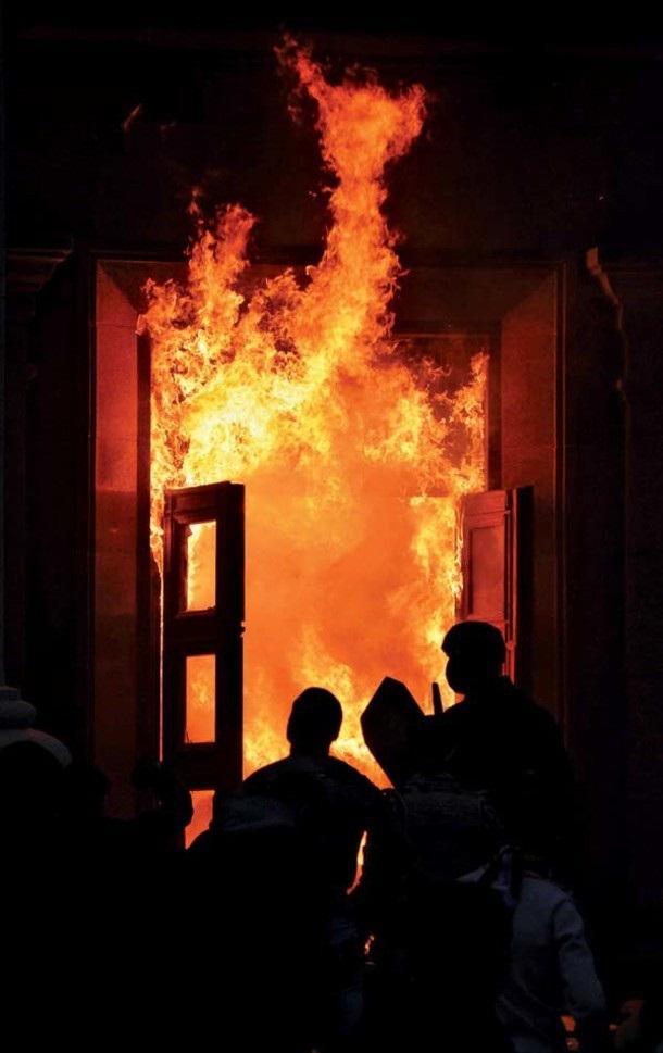 O biserică din Arad a ars din temelii. Lăcașul de cult se afla &icirc;n renovare