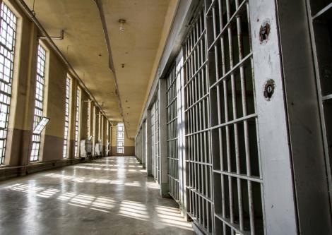 ANP: Un deţinut de la Penitenciarul Gherla a vrut să evadeze încercând să perforeze, cu un obiect ascuţit improvizat, peretele camerei; el a făcut o scobitură în perete