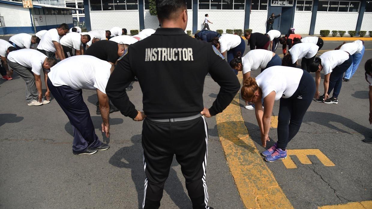 Poliţiştii supraponderali, la dietă! C&acirc;ți bani le-au fost promiși ca să slăbească