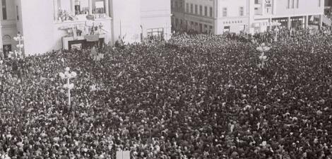 30 DE ANI DE LA REVOLUŢIE: A meritat, suntem liberi, spun la 30 de ani de la Revoluţia din Decembrie 1989 cei care atunci au ieşit în stradă