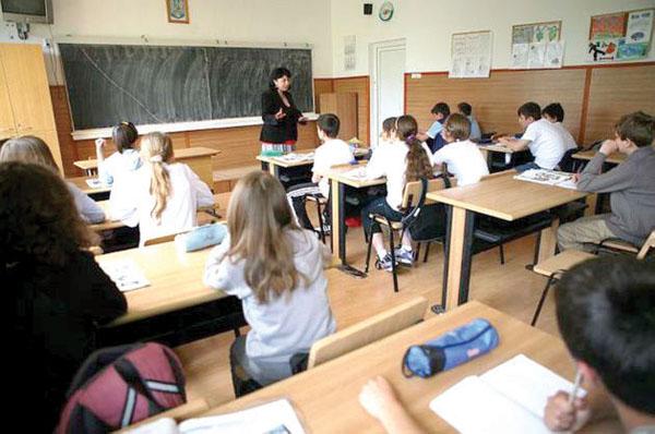Se schimbă totul &icirc;n Educație! Cinci ore pentru elevi și programe școlare revizuite: Ministrul vrea să &icirc;nființeze școli de formare pentru profesori