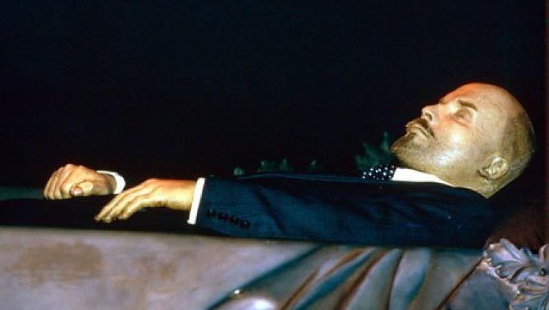 Ți se face pielea de găină! E mort de 95 de ani și arată perfect! Trupul lui Lenin zace într-un mausoleu din Moscova