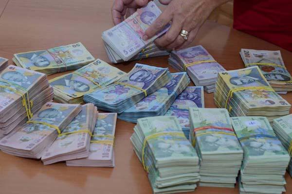 Ultima oră! Proiectul de dublare a alocațiilor a fost adoptat: P&acirc;nă la 600 de lei, lunar, din ianuarie 2020