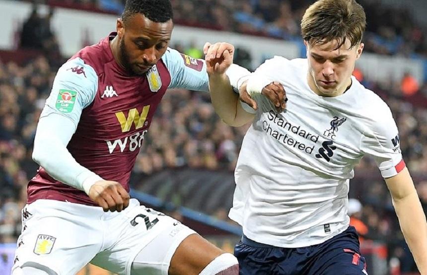 Cu &ldquo;11&rdquo;-le cel mai t&acirc;năr din istoria sa, Liverpool a fost eliminată de Aston Villa din Cupa Ligii Angliei, scor 0-5