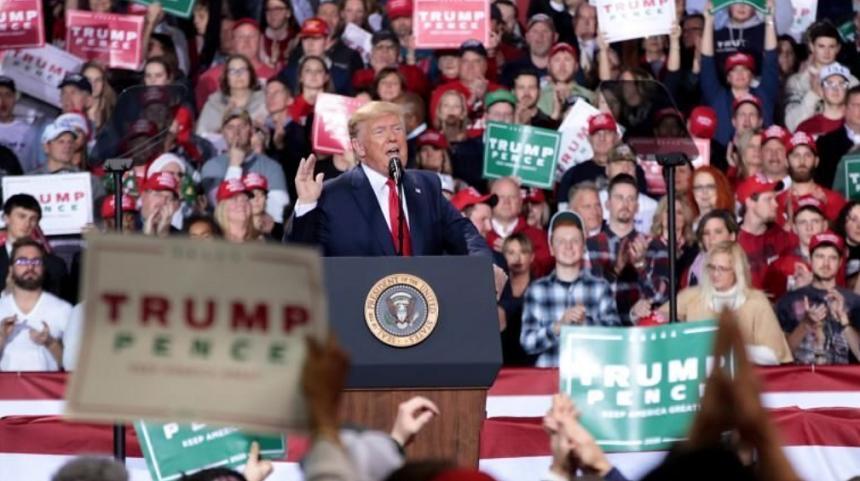 Democraţii salută o hotăr&acirc;re salvatoare &icirc;n inculparea lui Trump, republicanii denunţă o mascaradă