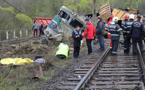 VIDEO/ Cel mai grav accident pe calea ferată din ultimele două decenii are un erou: mecanicul trenului de călători!