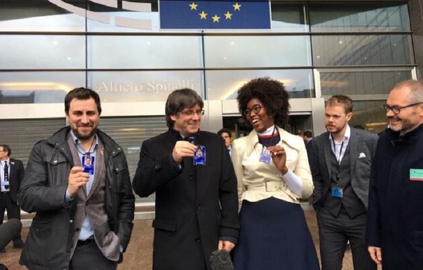 Separatiştii catalani Carles Puigdemont şi Toni Comin, autorizaţi să facă parte din Parlamentul European, după ce CJUE confirmă imunitatea celor aleşi eurodeputaţi