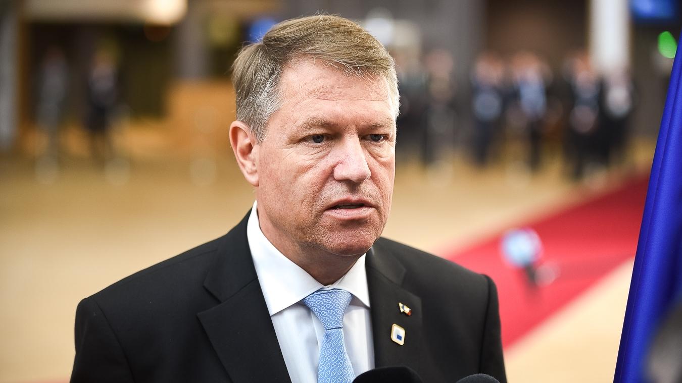 Iohannis a depus o coroană de flori &icirc;n Piaţa Universităţii, &icirc;n memoria victimelor Revoluţiei