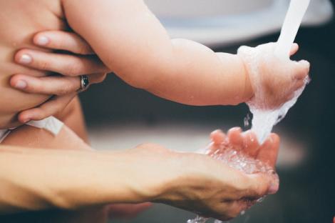 6 reguli de igienă pe care copilul tău trebuie să le învețe încă de mic