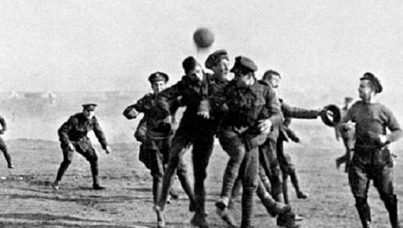 25 decembrie 1914: Primul Război Mondial s-a oprit pentru o zi, iar fotbalul a primit cea mai frumoasă lecție de fair-play