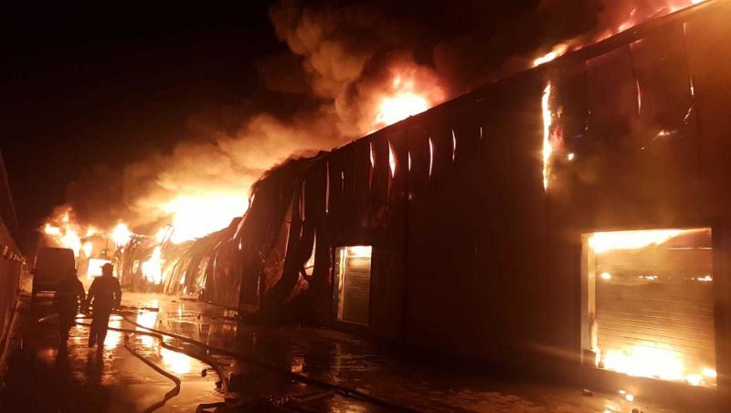 Incendiu devastator lângă București. Oamenii au fost treziți de RO-ALERT cu un mesaj de urgență extremă