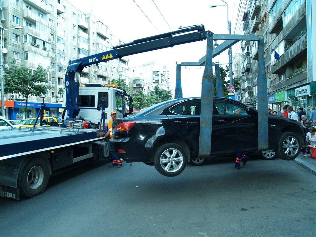 Lovitură uriașă pentru românii care au mașini! Noi reguli pentru ridicarea autovehiculelor!
