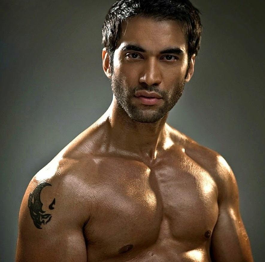 Starul bollywoodian Kushaal Punjabi s-a sinucis, la v&acirc;rsta de 37 de ani. Ce bilet sf&acirc;șietor i-a lăsat fiului său de trei ani