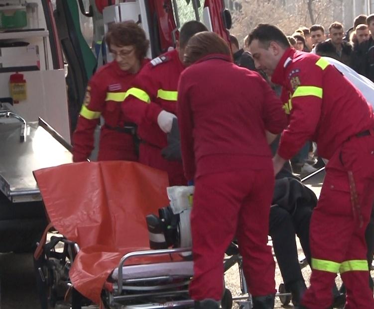 Un paznic a fost &icirc;njunghiat &icirc;ntr-un club de un t&acirc;năr care ar fi agresat o chelneriță. Bărbatul era beat criță&nbsp;