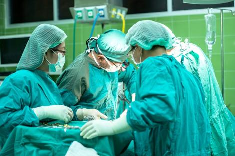 UPDATE: Pacienta arsă pe masa de operație de la Spitalul  Floreasca a murit în urmă cu puțin timp