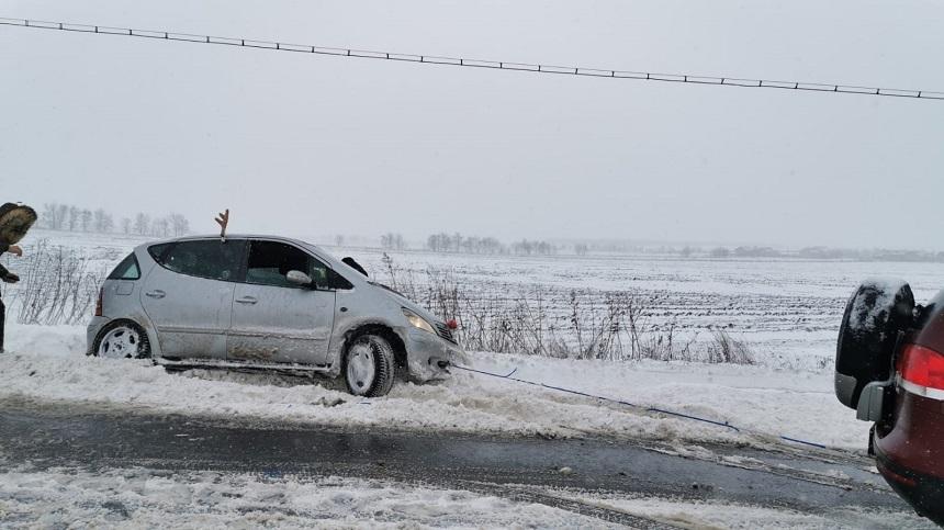 Ministrul Transporturilor: Suntem pregătiţi să acţionăm pentru desfăşurarea traficului &icirc;n condiţii de iarnă