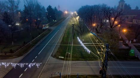 Enel X a finalizat modernizarea infrastructurii de iluminat public dintr-o localitate din Timiş, iar necesarul de energie pentru iluminatul public stradal al comunei va scădea cu aproape 45%