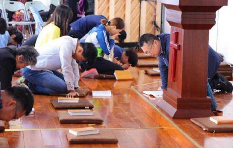 Un pastor contestatar, Wang Yi de la ”Biserica alianţei ploii de toamnă”, condamnat la nouă ani de închisoare cu privire la ”incitare la subversiune” în China