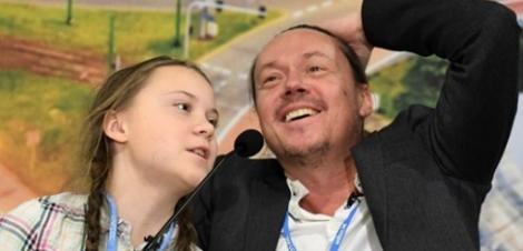 Tatăl Gretei Thunberg afirmă într-un interviu la BBC că activismul fiicei sale o face fericită